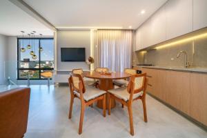 Paradise 205 - Cobertura duplex 2 suítes à 100 metros da Praia do Canto Grande