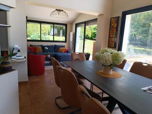 Villas Spacieux et Lumineux appartement dans Villa Contemporaine avec Piscine chauffee privative pres Golf d'Arcangues : photos des chambres