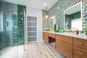 Luxe Home-Designer BTHRM-Covered Deck-Weber Grill - Bulverde