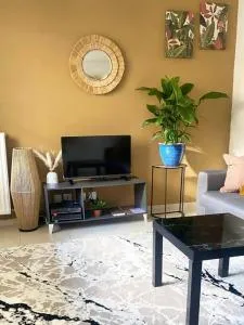 Cozy place near Paris - 蒙蒂尼布勒托讷