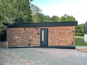 1 bedroom guesthouse including parking on premises