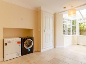 9 Bed in Buxton 57932