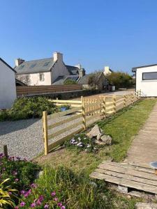 Maison face aux îles de Melon, Molène et Ouessant 6P