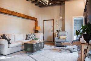 Sweet Lancaster Apt. B