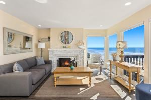 Oceanfront 3-unit complex - Private Deck - BBQ