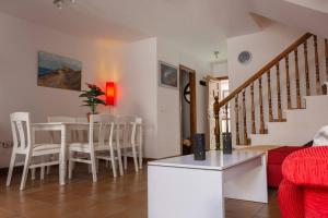 Duplex in quiet zone, next to sea, fast WiFi