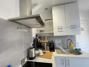 Appartements appartement entier sur Reims - 4 Voyageurs : photos des chambres