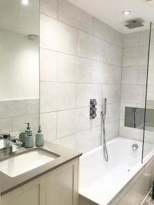 West Kensington-stylish 2 beds