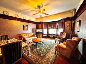 Arundel Mansions Hotel