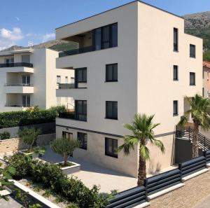 Apartments by the sea Podstrana, Split - 20669