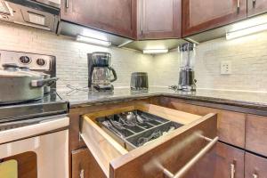 Chic 1Br Near NRG With Pool WiFi FreeParking
