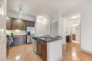 Chic 1Br Near NRG With Pool WiFi FreeParking