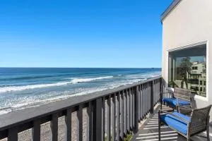 2BR Oceanfront Condo - Private Balcony - Spacious - Escondido Junction