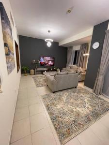 Cozy 3BR Apartment with maids room
