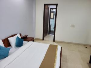 Manor Inn Suites Super Deluxe Room