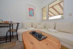 Seaside Serenity Suite - Happy Rentals