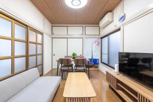 A 15-minute walk from the station direct service to Shinjuku, Shibuya, and Ueno stations神谷戸建