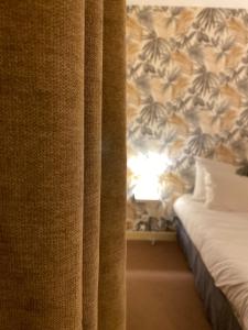Hotels Logis Hotel Medieval, Montelimar Nord : photos des chambres