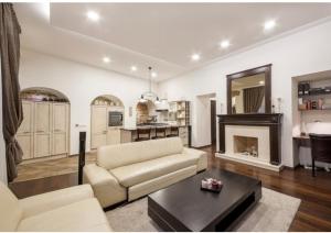 HaPPy iNN ToTo Old Town, Self check, Parking in the yard,