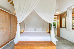 Villa Telma - Charming 2BR Villa in Central Seminyak, Walking Distance to Eat Street