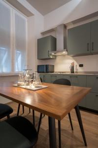 Genova Sweet Home - City Center with JACUZZI