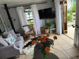 Knysna Cute and cottagey ! - Hornlee