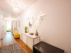 Pass the Keys Modern 2Bed Balcony Apartment by Dalston Junction