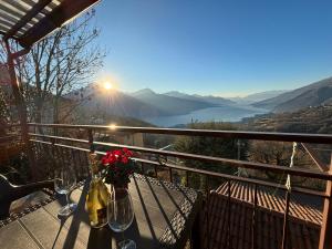 Stunning lake view apartment Peglio - Larihome A45