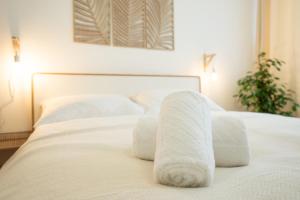 Bright and cozy studio with a city view