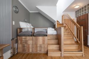 Eclipse Elegance Apartment