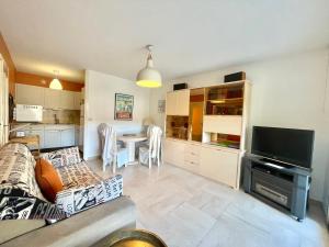 Cannes center 2, by Welcome to Cannes