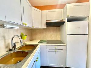 Cannes center 2, by Welcome to Cannes