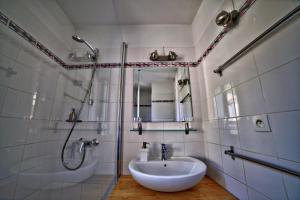 The frogs house - Yoga Retreat