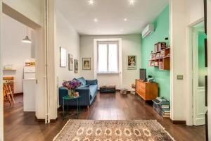 GuestHost - Piazza di Roma Turquoise Apartment