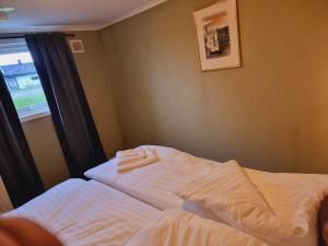 Kjellerleilighet egen inngang.