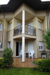 H130 Villa adosada con jardín y txoko by Egona