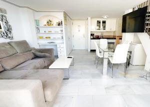 Skol 508 West Facing Duplex Apartment with Amazing Sea Views