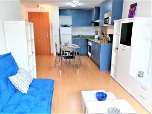 Apartamento Espacioso en Zona Tranquila con Piscina Salada Abierta Todo el Año y WiFi Gratuito - ES-258-107