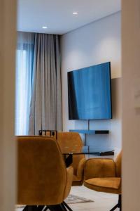 Outstanding 2BR Sandton with a View