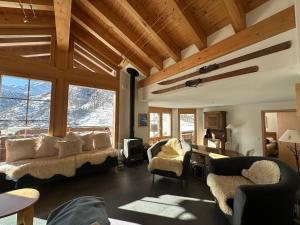 Modern self-catering apartment with Matterhorn views