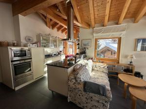Modern self-catering apartment with Matterhorn views