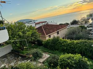 Traditional Seaview Maisonette