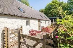 Barn Cottage 2 bedroom with gorgeous views - Braco