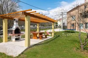 Apartment Paola - Hrvatini