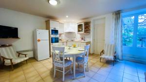 Villas Villa en plein centre du village, de plain pied et renovee en 2008 : photos des chambres