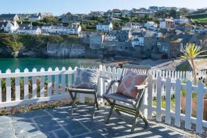 White House, Port Isaac Bay Holidays