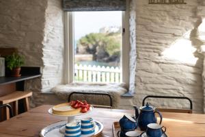 White House, Port Isaac Bay Holidays
