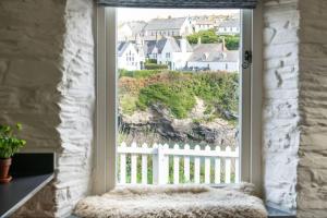 White House, Port Isaac Bay Holidays