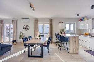 Holiday House Sunrise