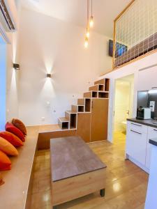 Charmant Studio Cosy Central